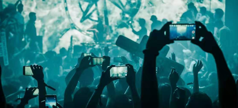 定期去酒吧益处多多 悉尼大学研究显示